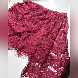 Women’s strapless Lacey top